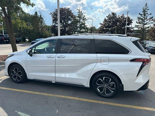 2025 Toyota Sienna Platinum 7 Passenger
