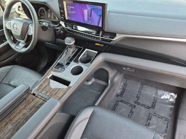 2025 Toyota Sienna Platinum 7 Passenger