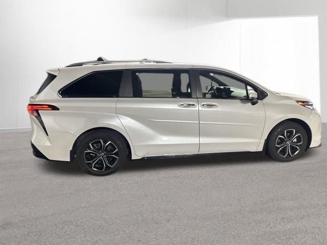2025 Toyota Sienna Platinum 7 Passenger