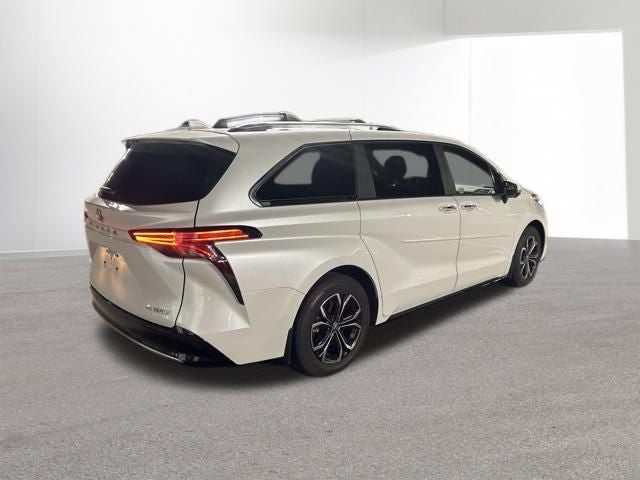2025 Toyota Sienna Platinum 7 Passenger