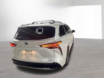 2025 Toyota Sienna Platinum 7 Passenger