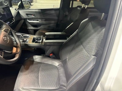 2025 Toyota Sienna Platinum 7 Passenger