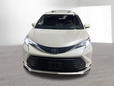 2025 Toyota Sienna Platinum 7 Passenger