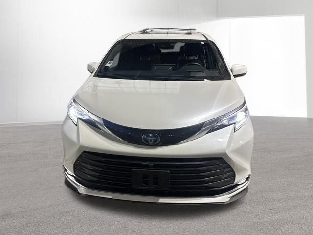 2025 Toyota Sienna Platinum 7 Passenger