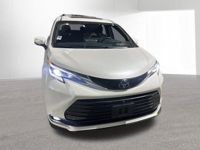 2025 Toyota Sienna Platinum 7 Passenger