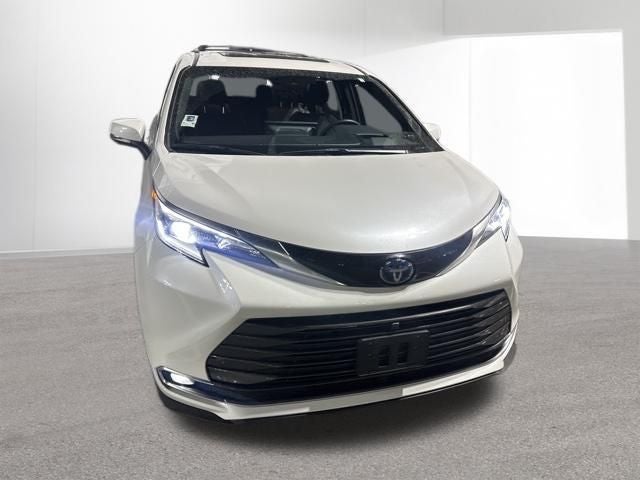 2025 Toyota Sienna Platinum 7 Passenger