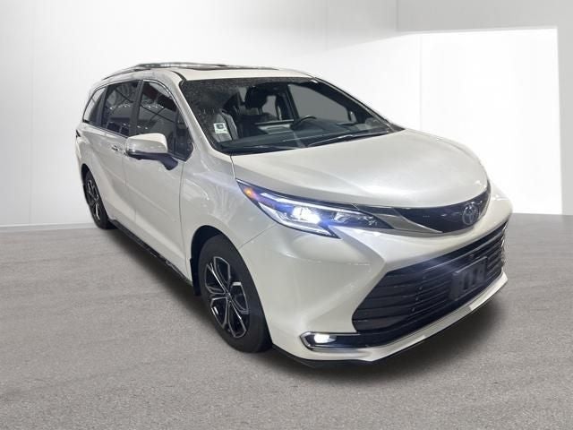 2025 Toyota Sienna Platinum 7 Passenger