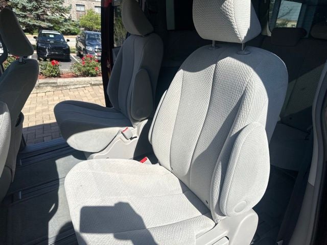 2014 Toyota SIENNA LE 3.5L LE 7 Passenger