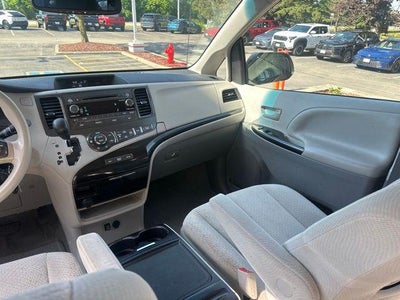2014 Toyota SIENNA LE 3.5L LE 7 Passenger