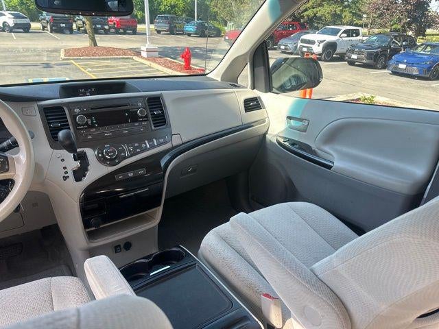 2014 Toyota SIENNA LE 3.5L LE 7 Passenger