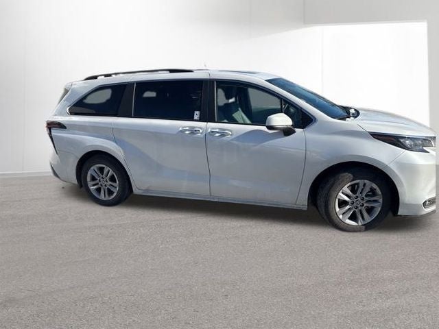 2025 Toyota SIENNA XLE XLE