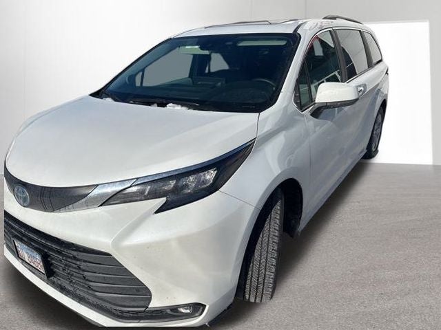 2025 Toyota SIENNA XLE XLE