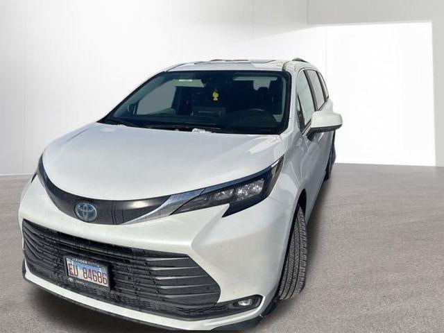 2025 Toyota SIENNA XLE XLE