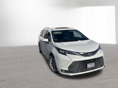 2025 Toyota SIENNA XLE XLE