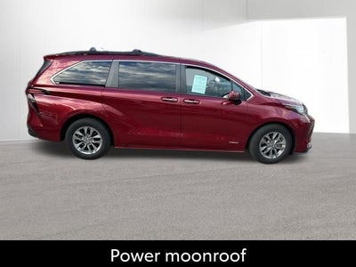 2021 Toyota Sienna XLE
