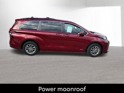 2021 Toyota Sienna XLE