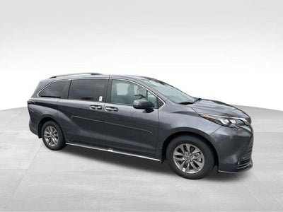 2025 Toyota Sienna XLE 7 Passenger