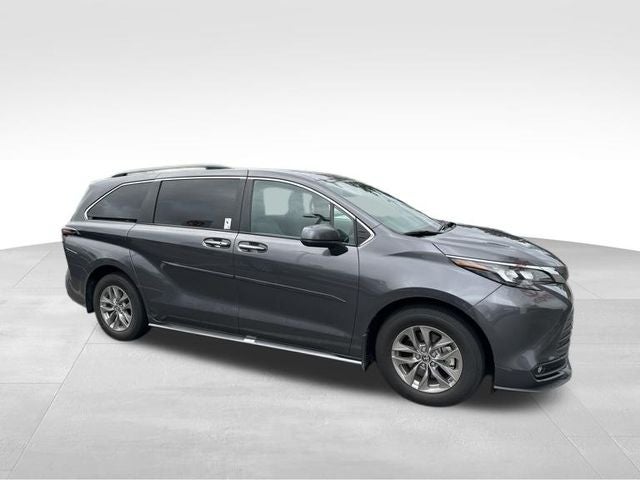 2025 Toyota Sienna XLE 7 Passenger
