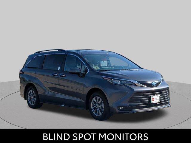 2025 Toyota Sienna XLE 7 Passenger
