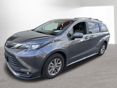 2025 Toyota Sienna XLE 7 Passenger