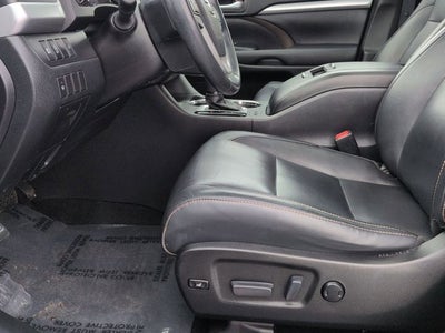 2017 Toyota HIGHLANDER XLE