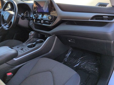 2023 Toyota HIGHLANDER LE