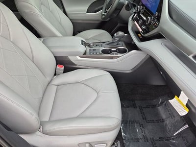 2026 Toyota Highlander Platinum