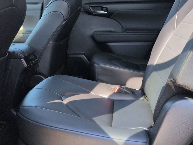 2025 Toyota HIGHLANDER XLE