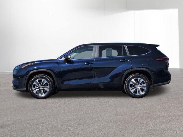 2025 Toyota HIGHLANDER XLE