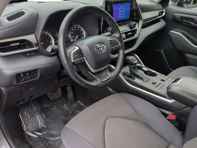 2024 Toyota HIGHLANDER LE