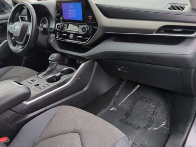 2024 Toyota HIGHLANDER LE