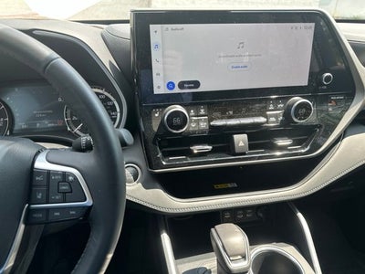 2025 Toyota Highlander XLE