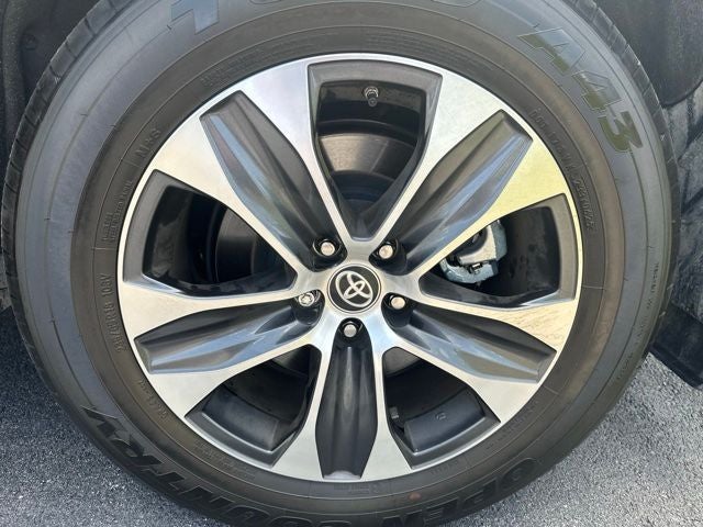 2025 Toyota Highlander XLE