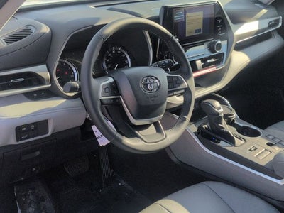 2026 Toyota HIGHLANDER XLE