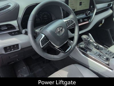 2026 Toyota Highlander Platinum