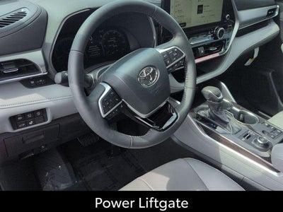 2026 Toyota Highlander Platinum