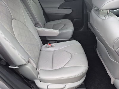 2026 Toyota Highlander Platinum