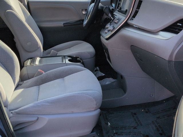 2015 Toyota SIENNA LE 3.5L LE 8 Passenger