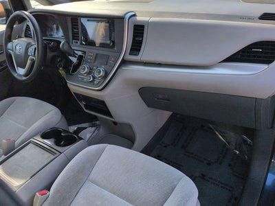 2015 Toyota SIENNA LE 3.5L LE 8 Passenger