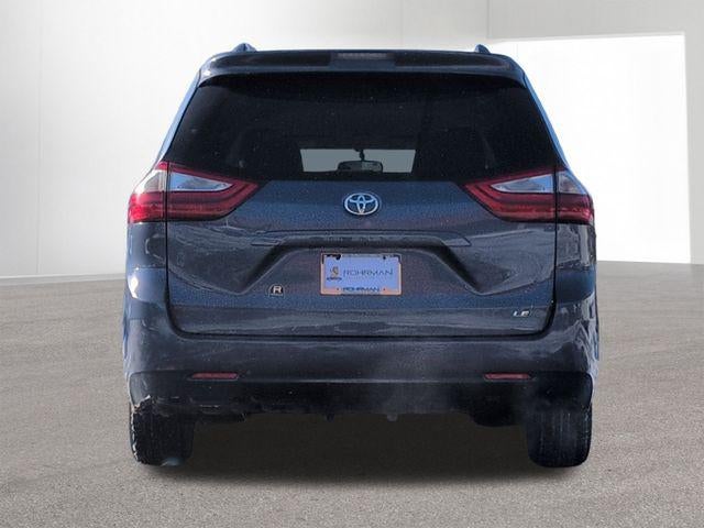 2015 Toyota SIENNA LE 3.5L LE 8 Passenger