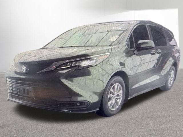 2024 Toyota Sienna LE 8 Passenger