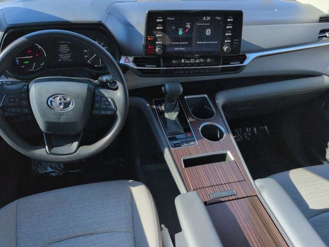 2024 Toyota SIENNA LE LE 8 Passenger