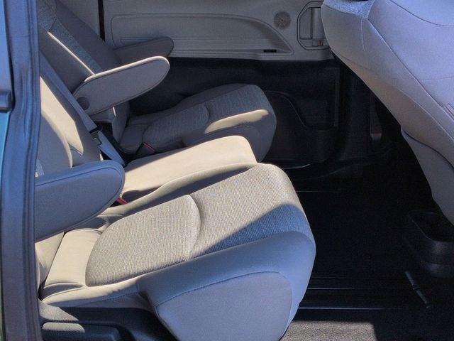 2024 Toyota SIENNA LE LE 8 Passenger