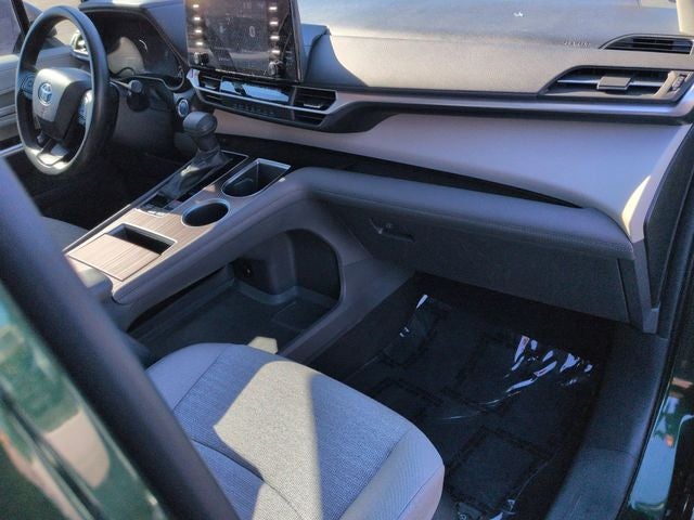 2024 Toyota SIENNA LE LE 8 Passenger