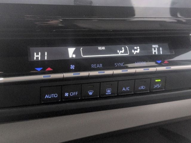 2023 Toyota SIENNA LE LE 8 Passenger