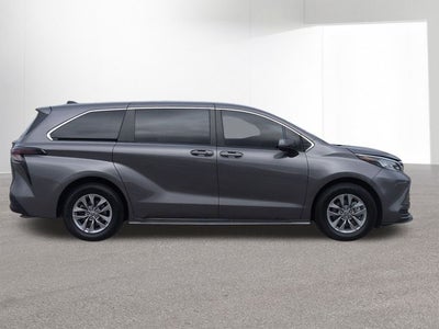 2023 Toyota SIENNA LE LE 8 Passenger