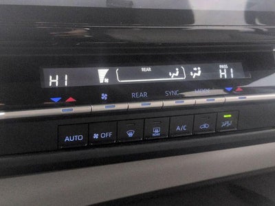 2023 Toyota SIENNA LE LE 8 Passenger