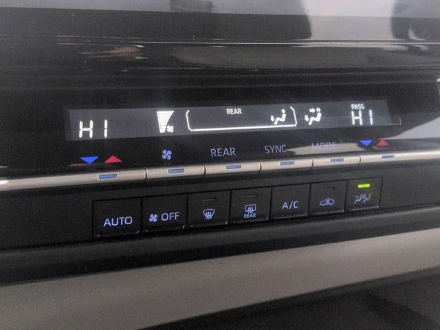 2023 Toyota SIENNA LE LE 8 Passenger