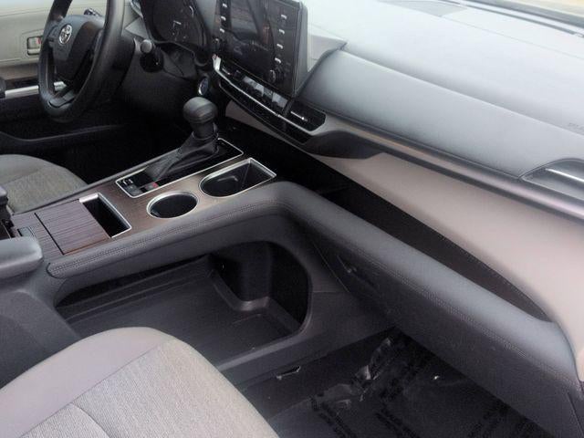 2023 Toyota SIENNA LE LE 8 Passenger