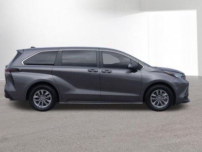 2023 Toyota SIENNA LE LE 8 Passenger